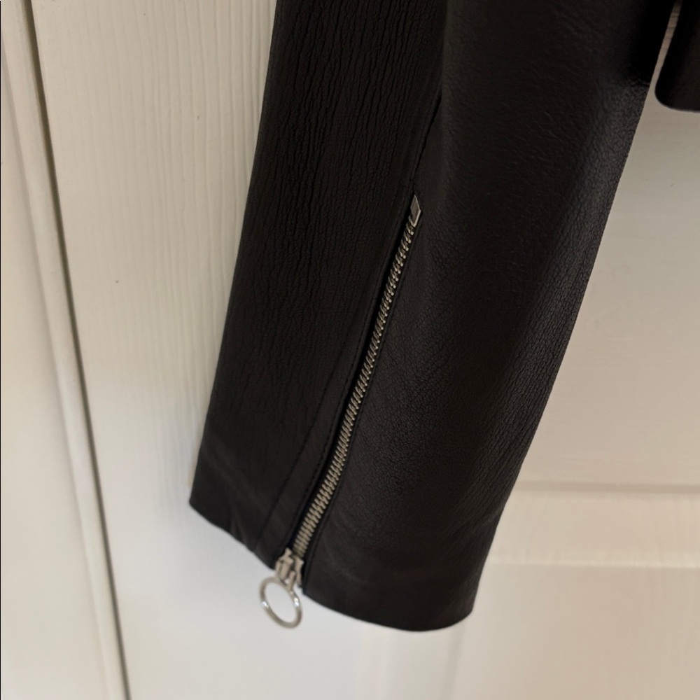 Madewell Shrunken Zip Front Black Leather Jacket - Picture 6 of 10